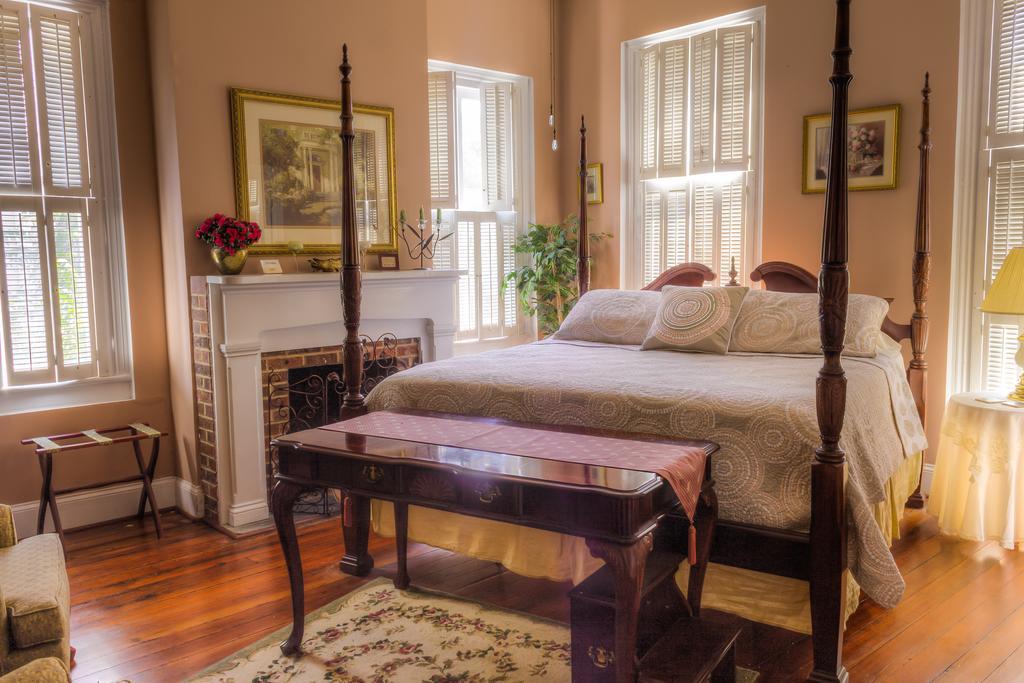 Olde Town Inn Augusta Bagian luar foto