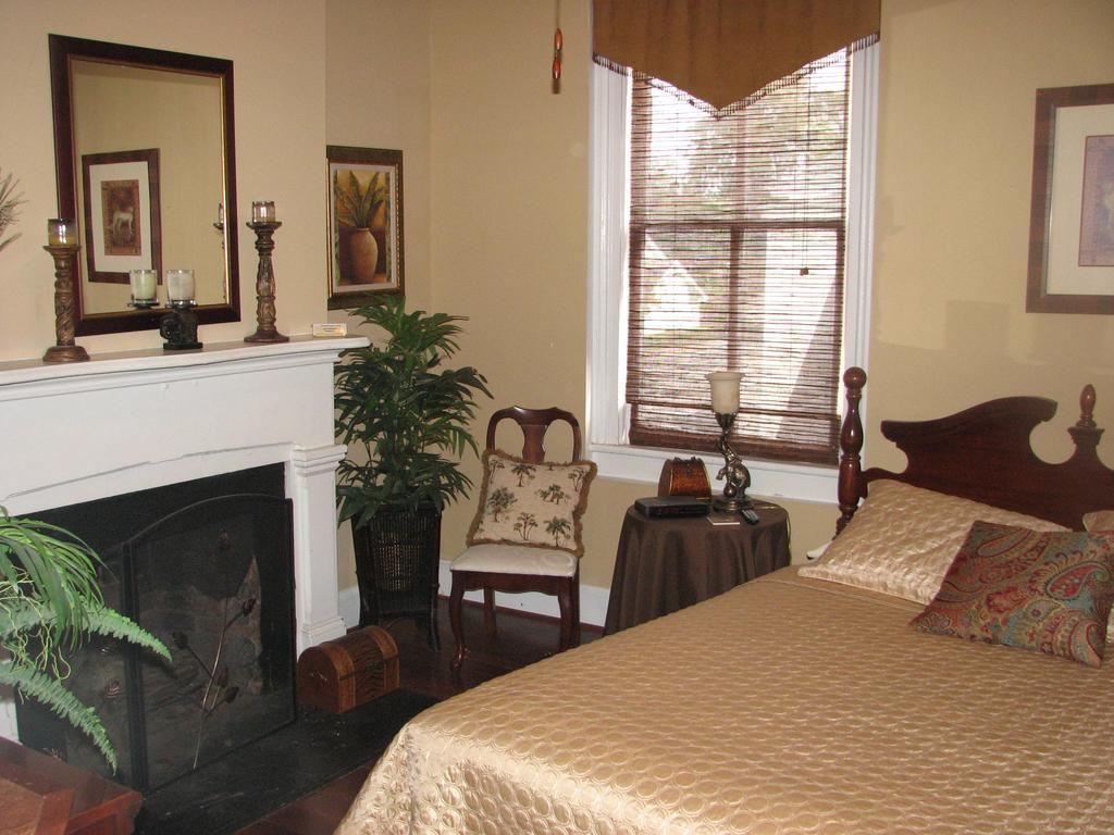 Olde Town Inn Augusta Bagian luar foto